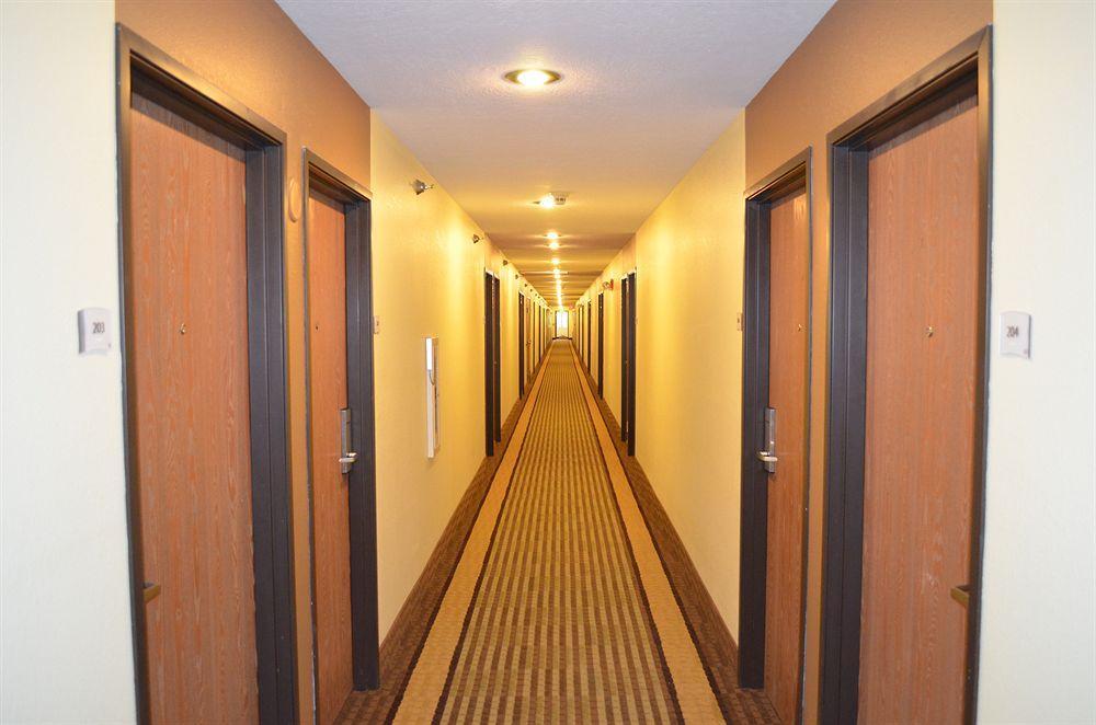 Quality Inn & Suites Marinette Exteriör bild